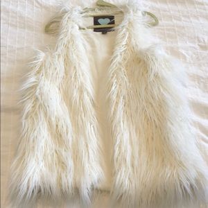 Kendall and Kylie white fur vest